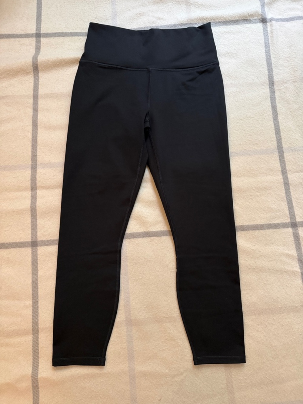 PowerHold Made by Fabletics. Define Ultra High/Waisted 7/6 length leggings